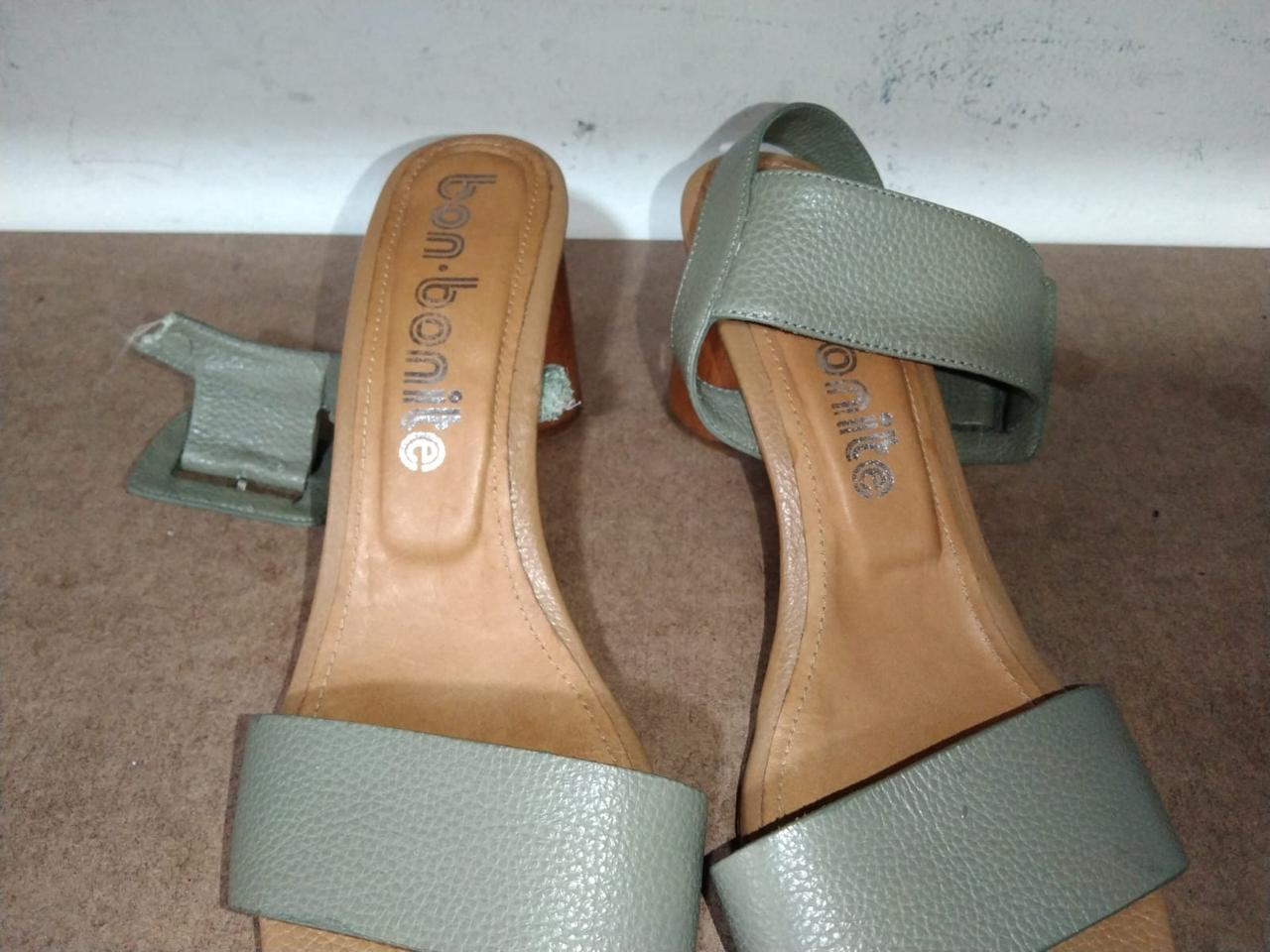 Cambio de talonera en tenis — antes