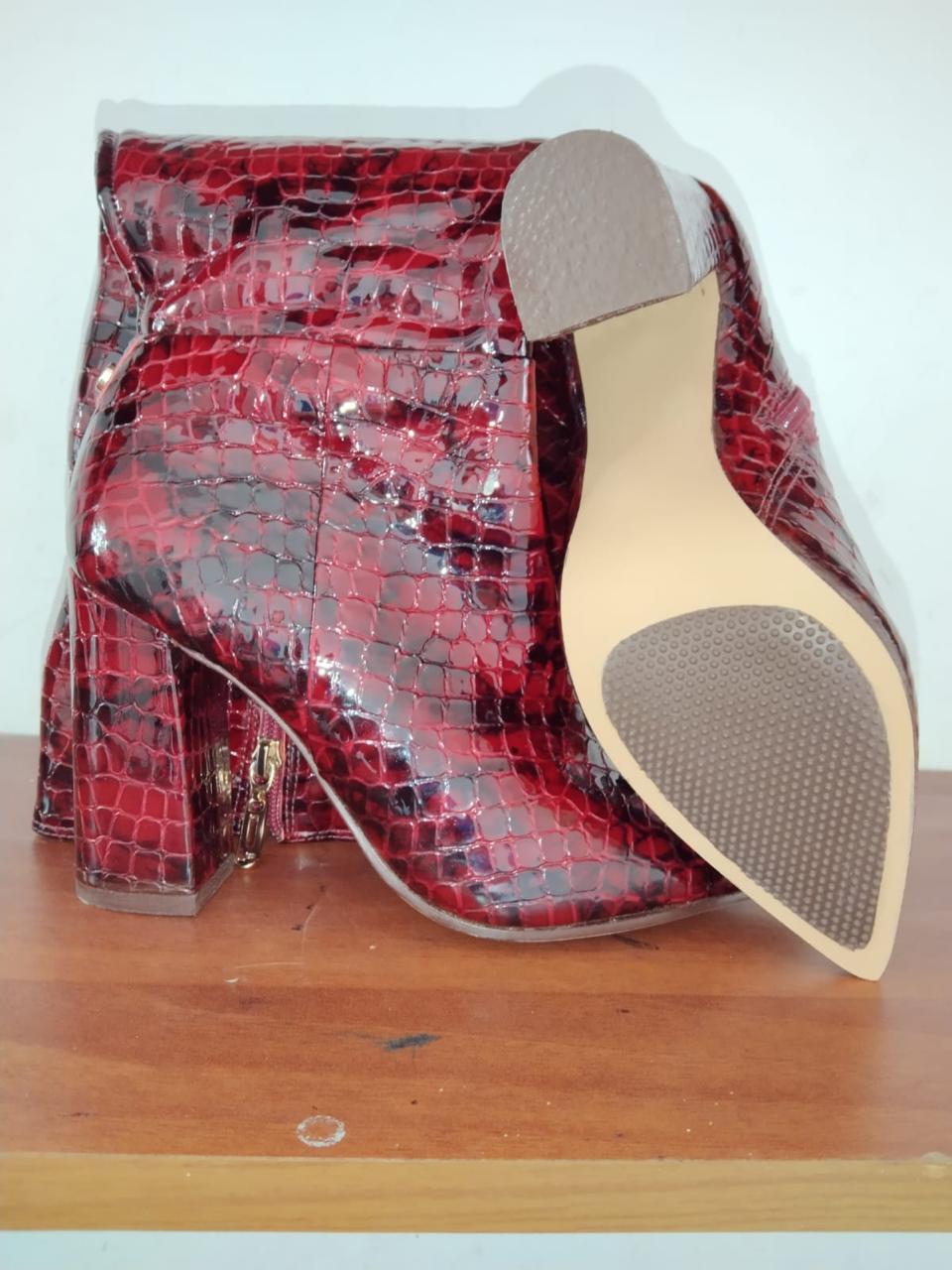 Protector para zapatos de dama después de la reparación
