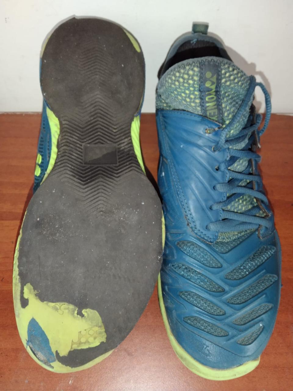 Cambio de suela deportiva — antes de la reparación