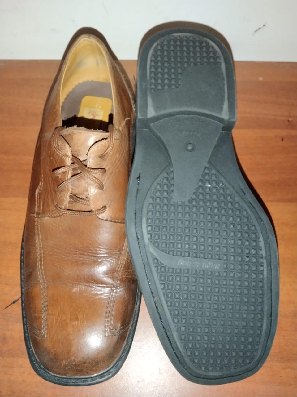 Cambio de suela en zapato de cuero — después de la reparación